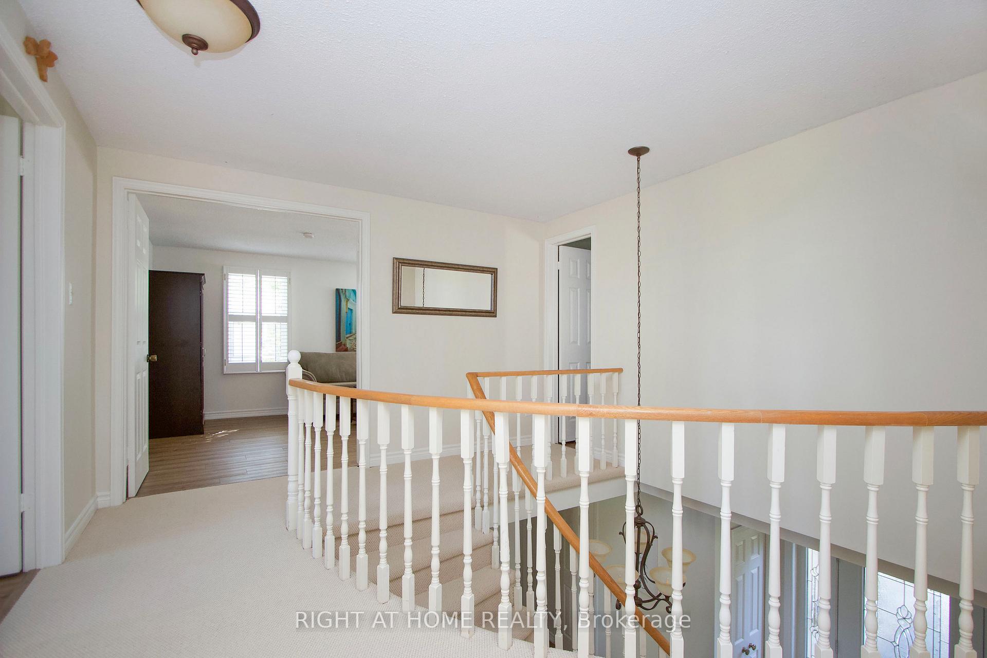 Photo 25 of 102 Hialeah Crescent, Whitby, Blue Grass Meadows — HOMEH