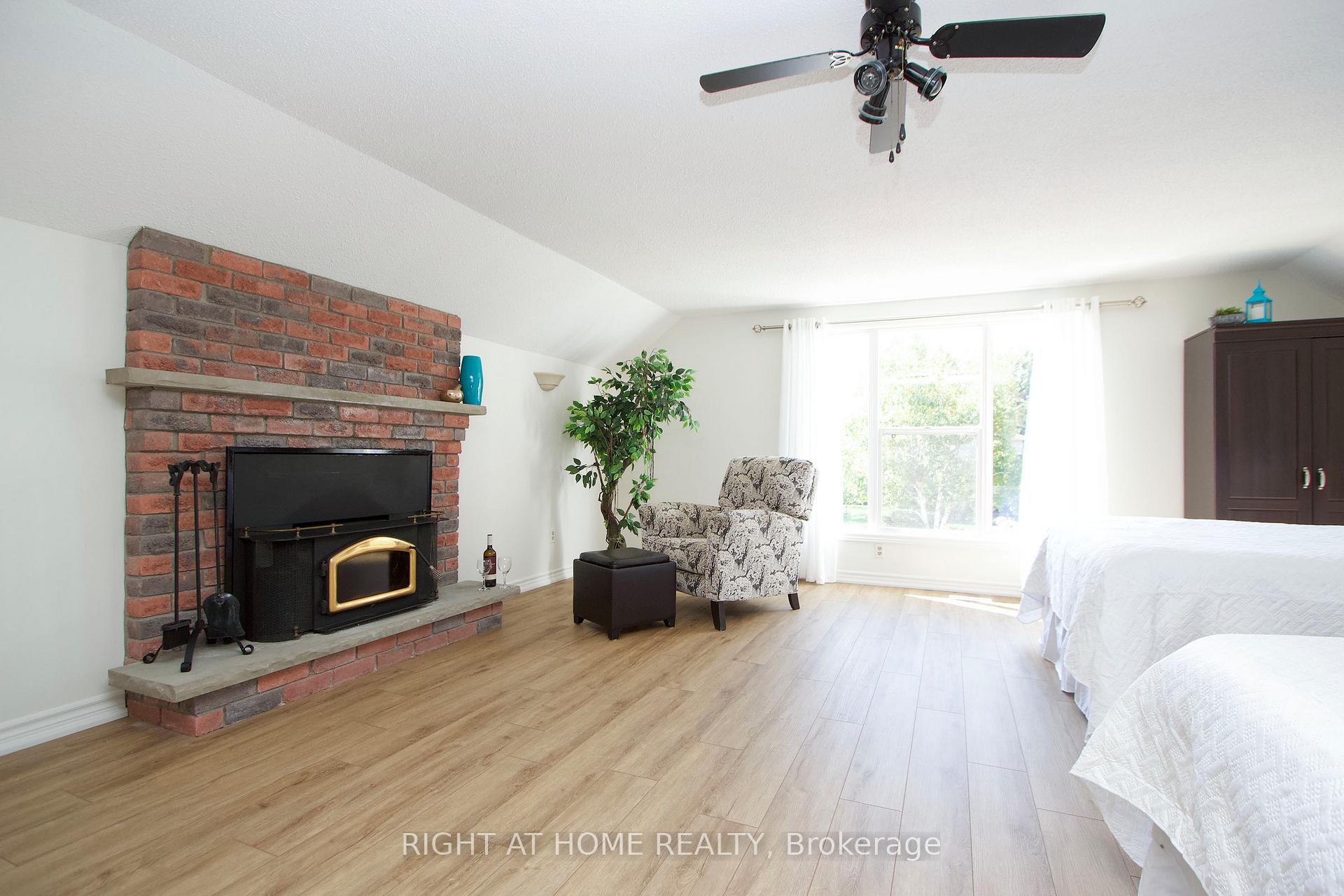 Photo 33 of 102 Hialeah Crescent, Whitby, Blue Grass Meadows — HOMEH