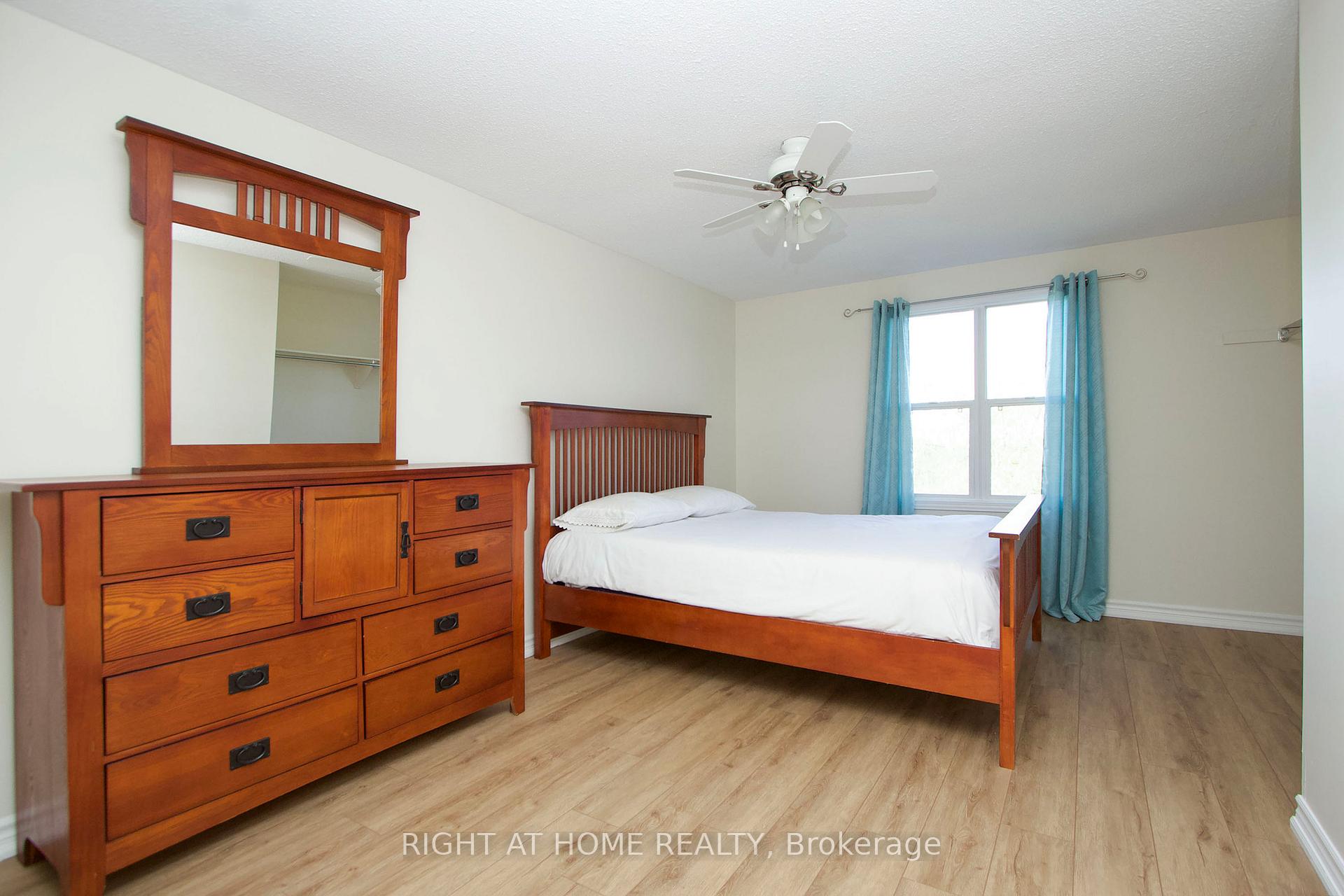 Photo 38 of 102 Hialeah Crescent, Whitby, Blue Grass Meadows — HOMEH