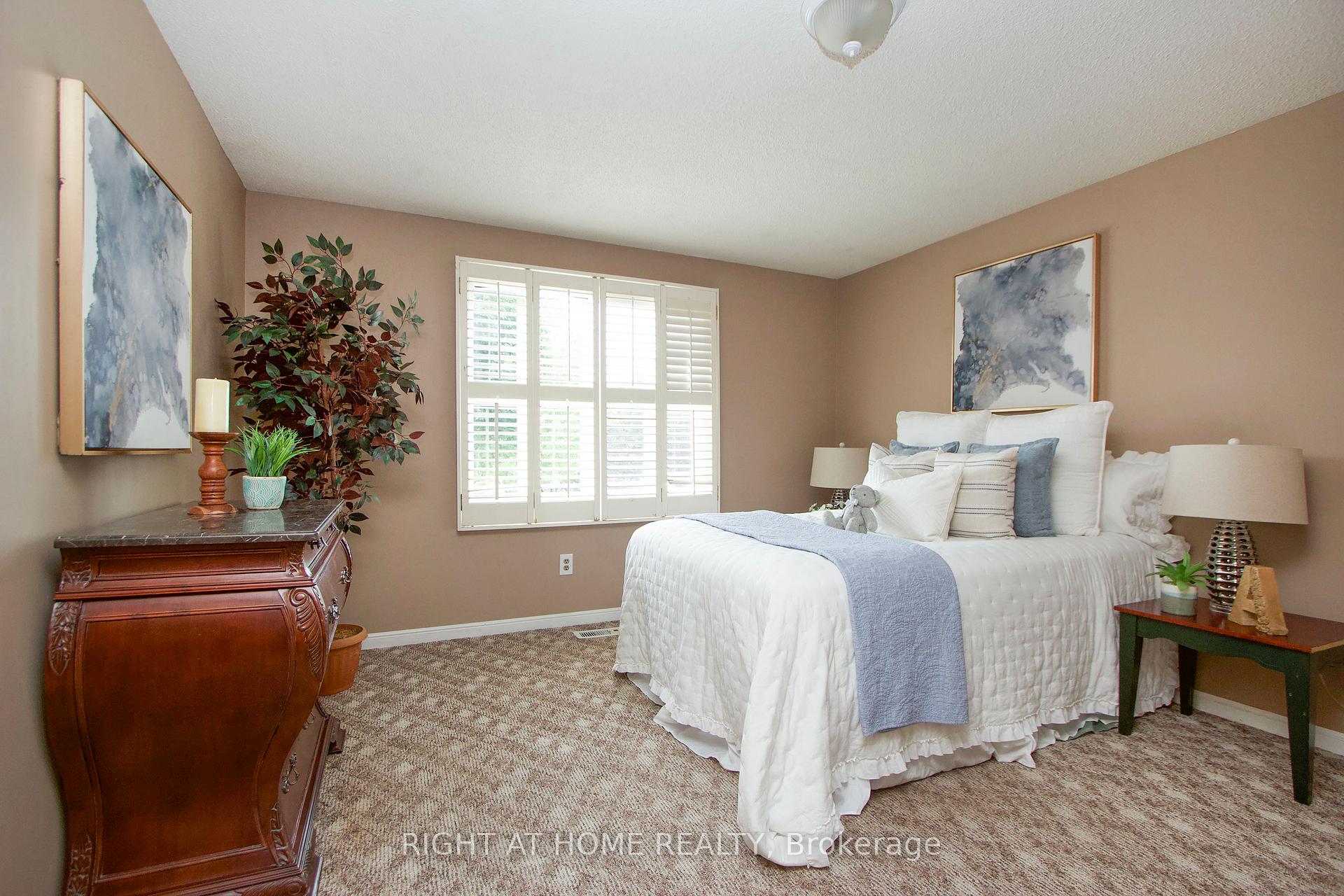 Photo 42 of 102 Hialeah Crescent, Whitby, Blue Grass Meadows — HOMEH