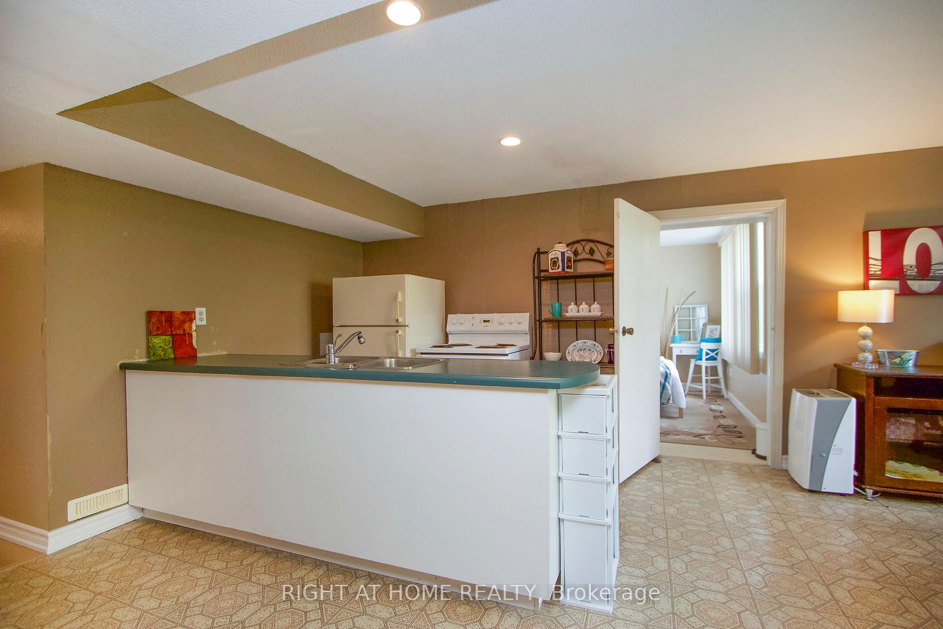 Photo 48 of 102 Hialeah Crescent, Whitby, Blue Grass Meadows — HOMEH