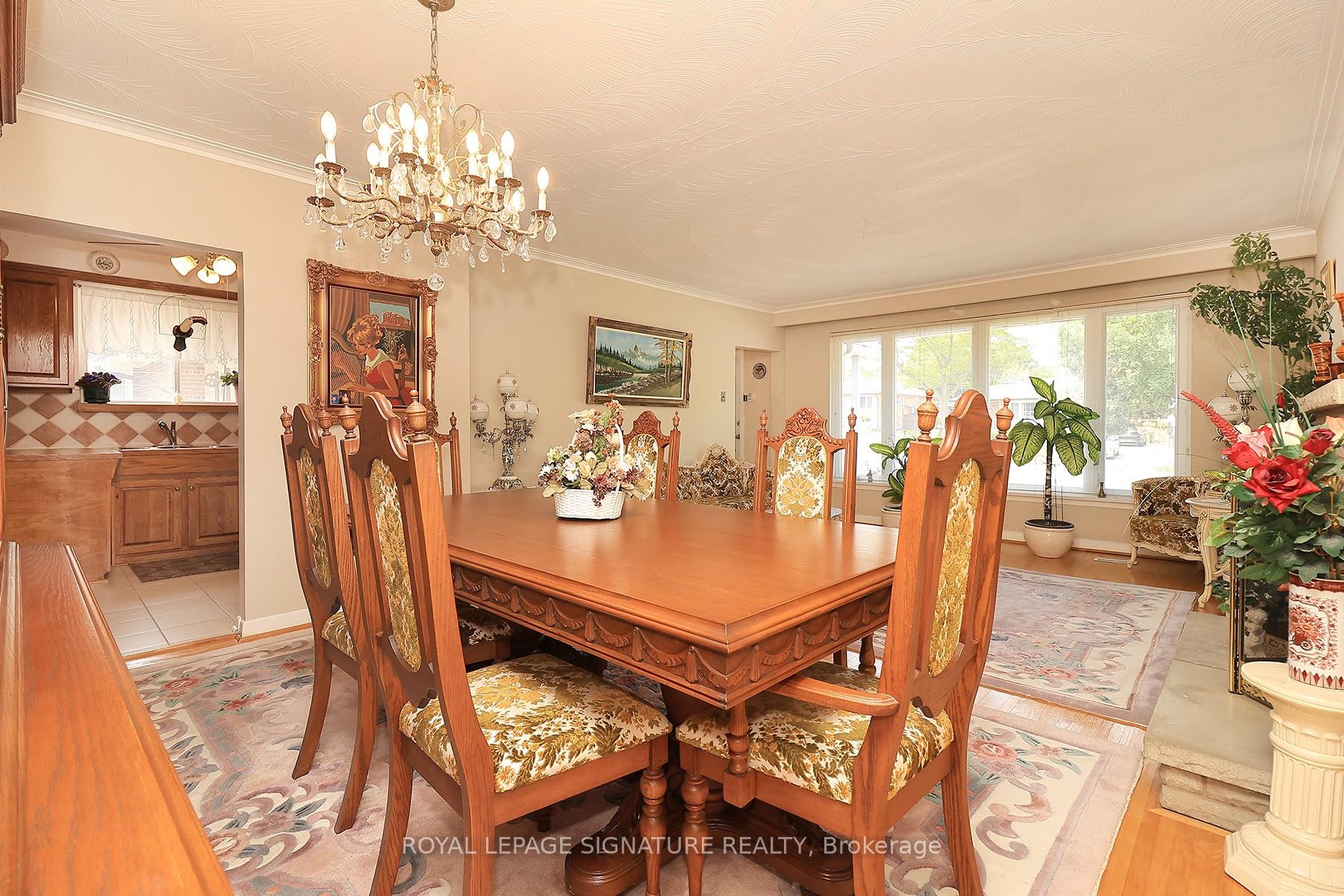 Photo 23 of 989 Midland Avenue, Scarborough, Eglinton East — HOMEH