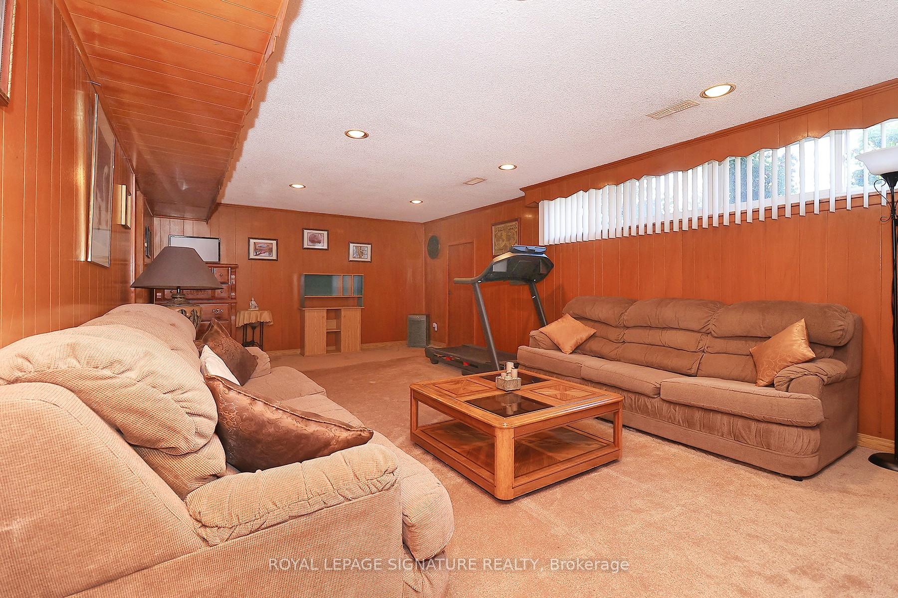 Photo 25 of 989 Midland Avenue, Scarborough, Eglinton East — HOMEH