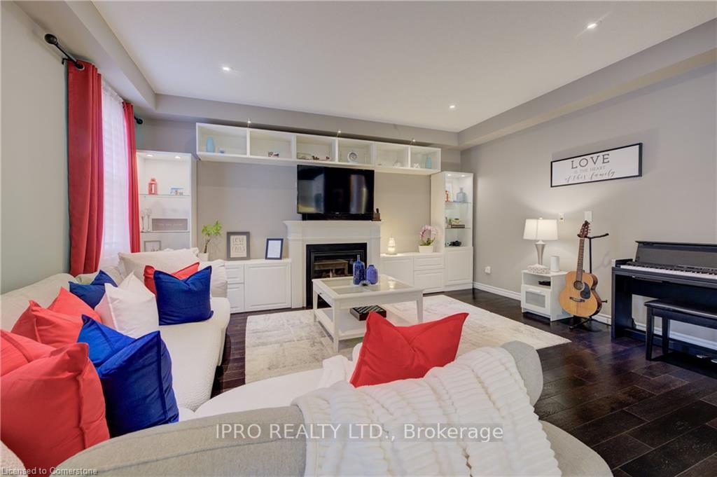 Photo 2 of 298 Tremaine Crescent, Kitchener, Grand River South — HOMEH