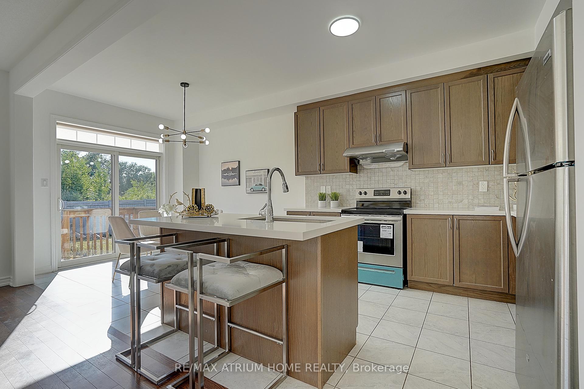 Photo 37 of 26 Decast Crescent, Markham, Box Grove — HOMEH