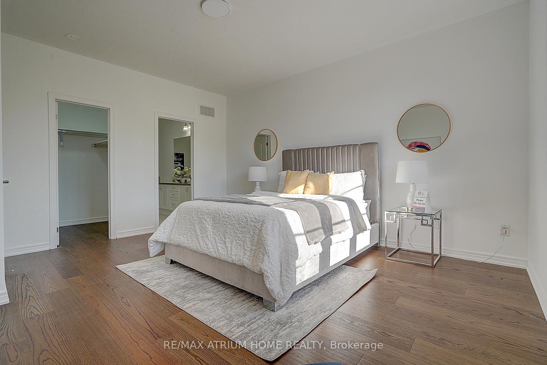 Photo 16 of 26 Decast Crescent, Markham, Box Grove — HOMEH