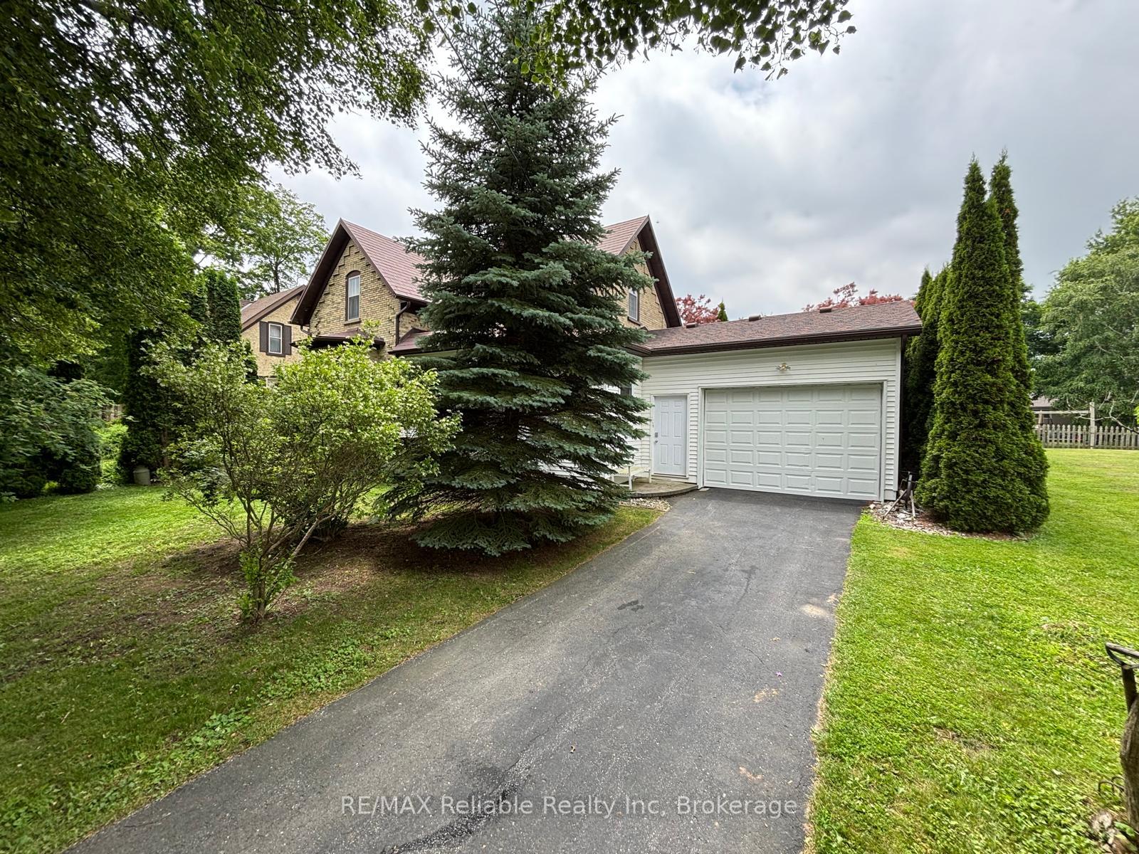 Photo 3 of 26 Goshen Street S, Bluewater, Zurich — HOMEH