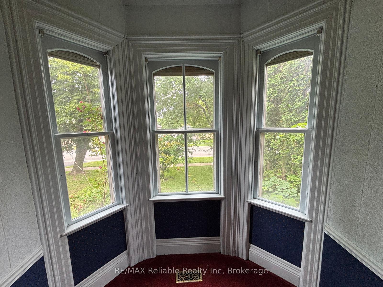 Photo 16 of 26 Goshen Street S, Bluewater, Zurich — HOMEH