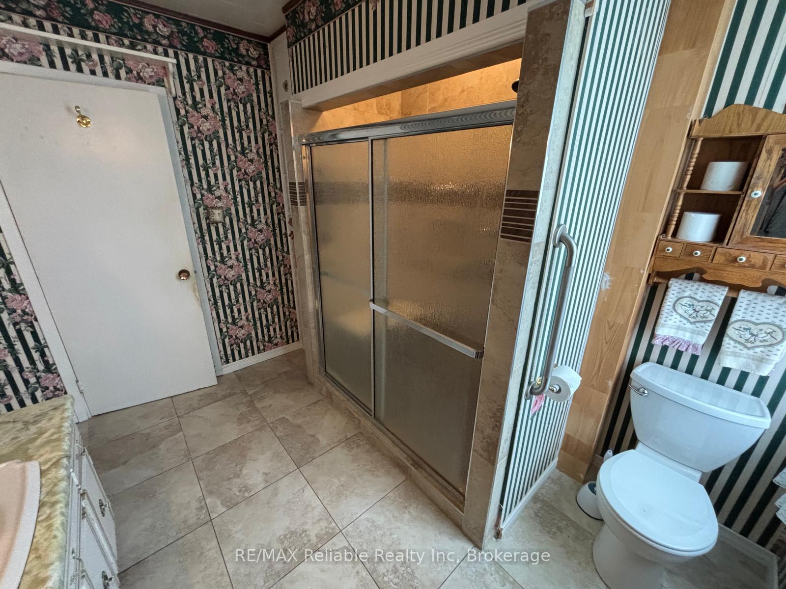 Photo 19 of 26 Goshen Street S, Bluewater, Zurich — HOMEH