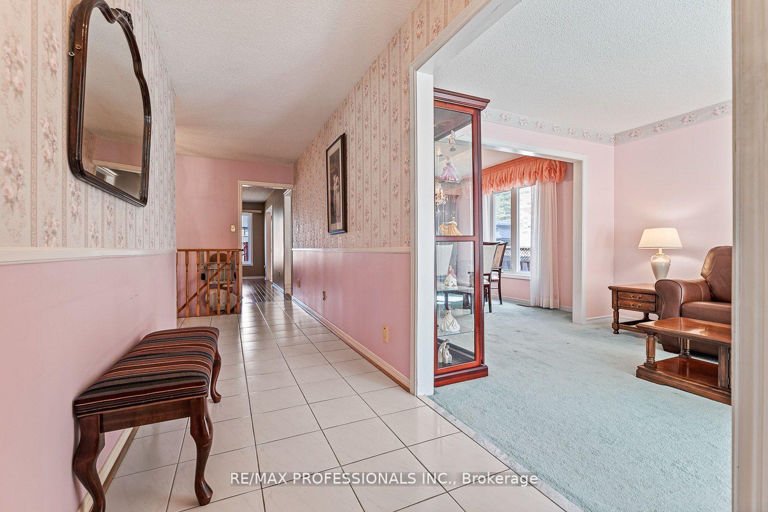 Photo 5 of 41 McCabe Crescent, Caledon, Bolton North — HOMEH