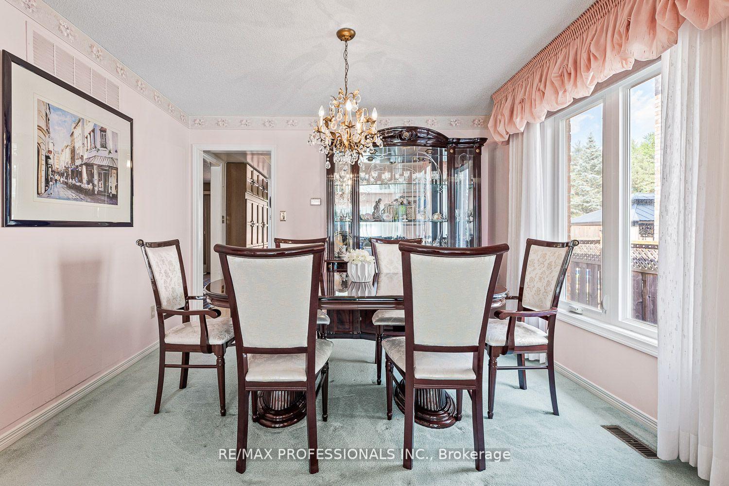 Photo 9 of 41 McCabe Crescent, Caledon, Bolton North — HOMEH