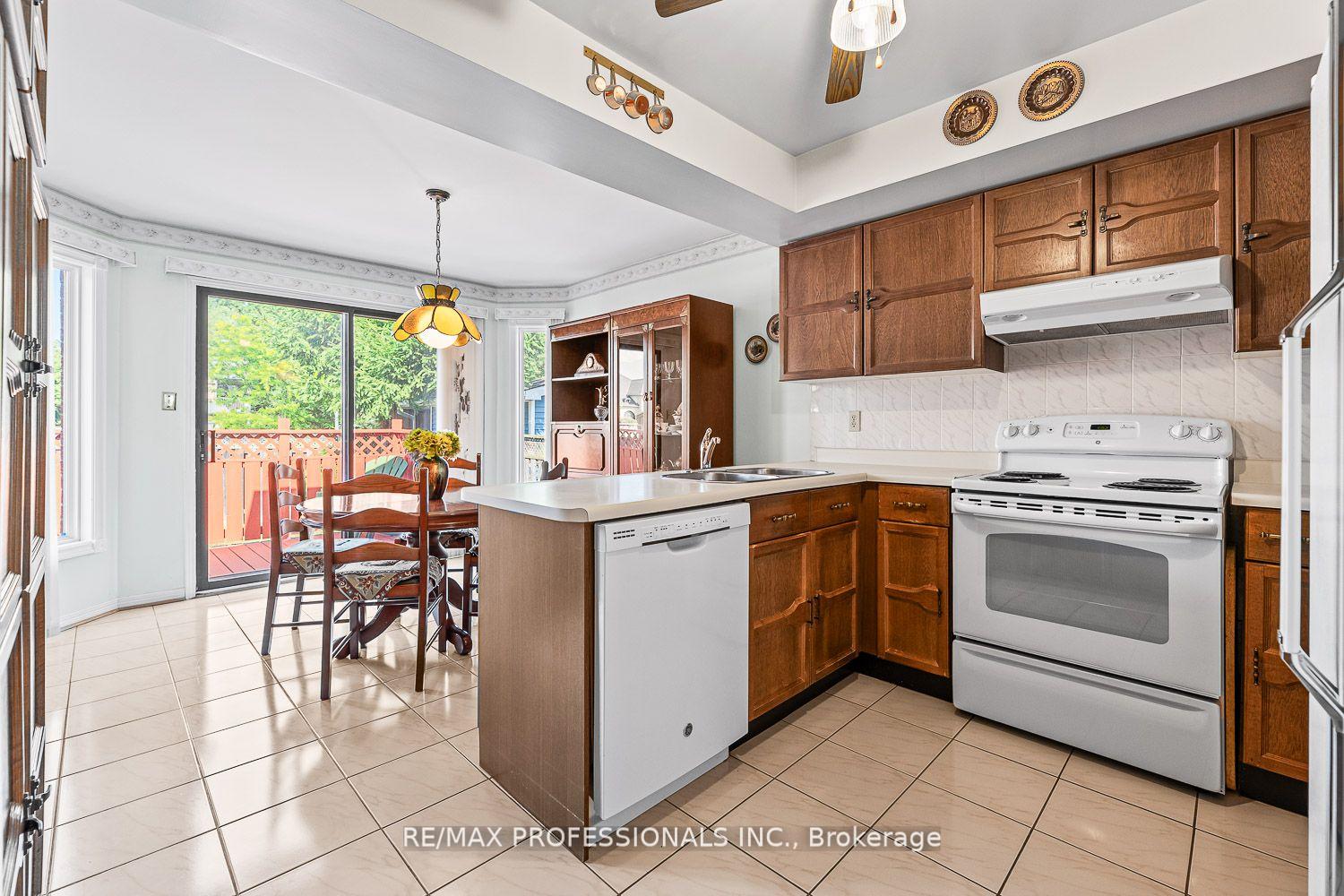 Photo 19 of 41 McCabe Crescent, Caledon, Bolton North — HOMEH