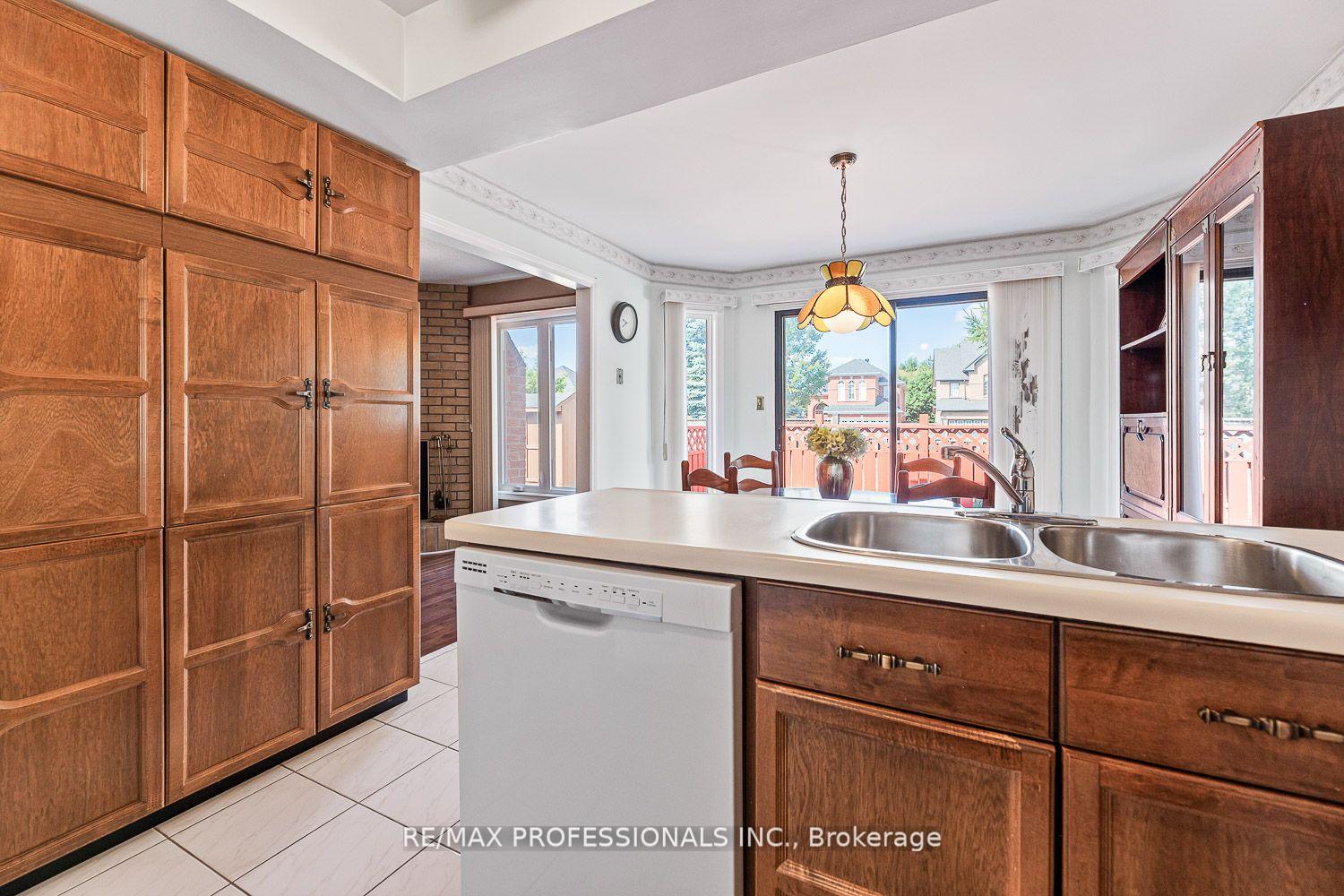 Photo 22 of 41 McCabe Crescent, Caledon, Bolton North — HOMEH