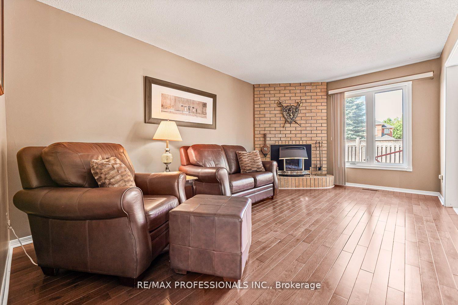 Photo 18 of 41 McCabe Crescent, Caledon, Bolton North — HOMEH