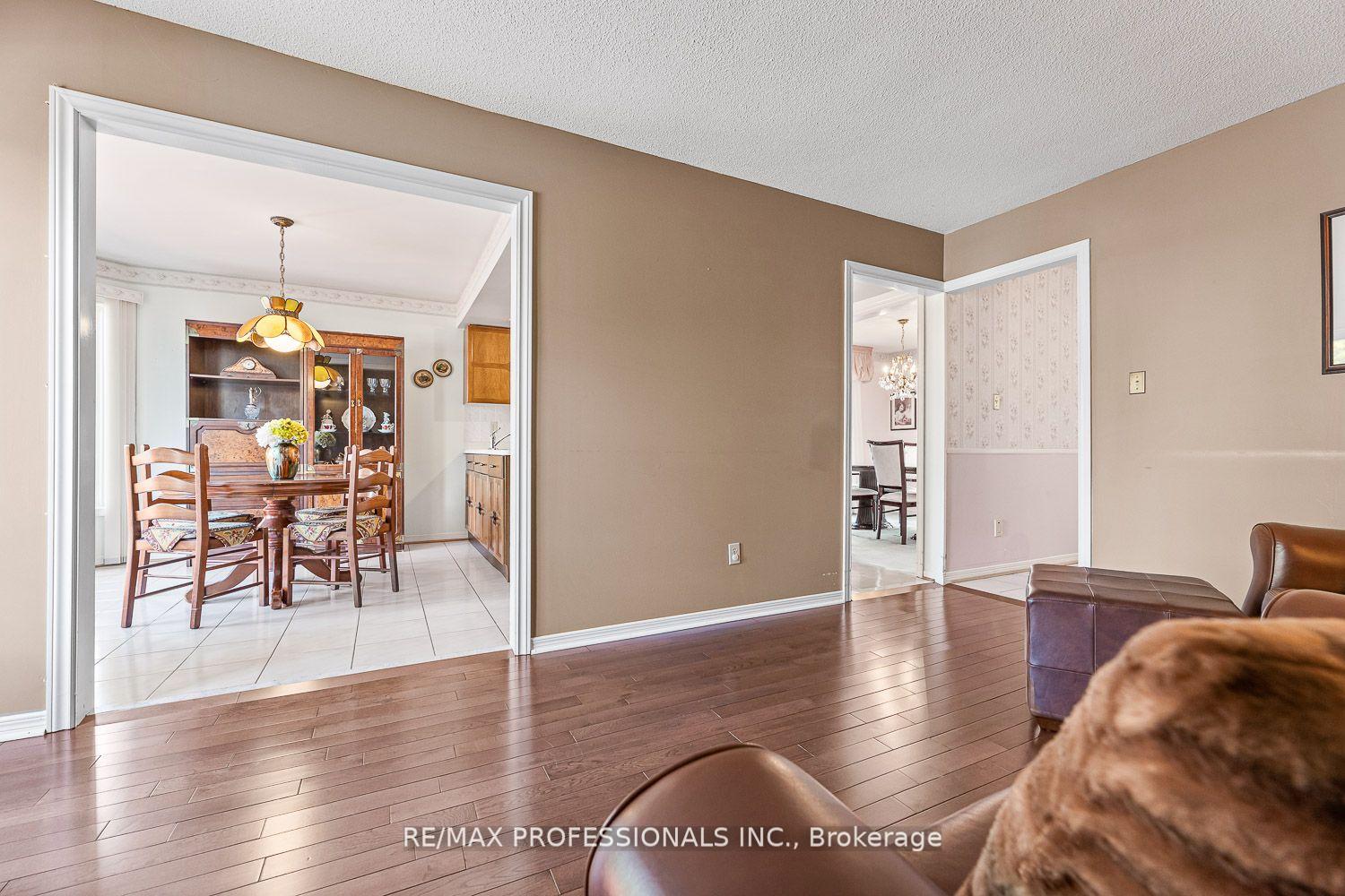 Photo 11 of 41 McCabe Crescent, Caledon, Bolton North — HOMEH