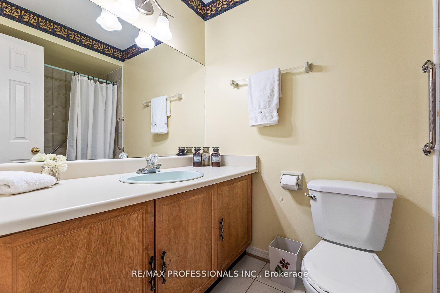 Photo 6 of 41 McCabe Crescent, Caledon, Bolton North — HOMEH