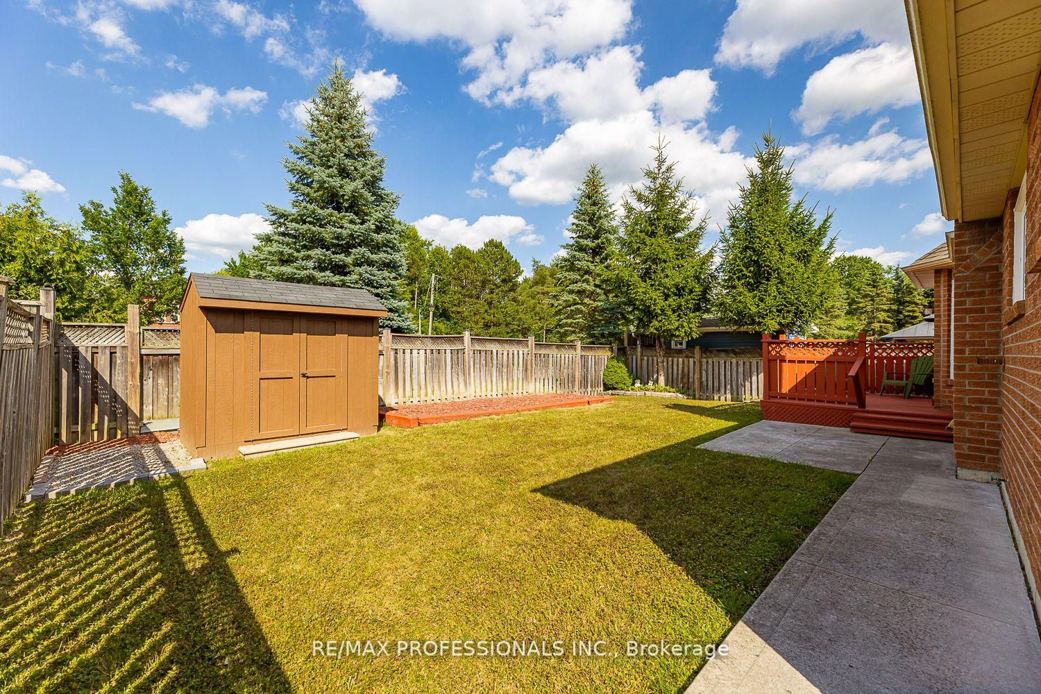 Photo 30 of 41 McCabe Crescent, Caledon, Bolton North — HOMEH