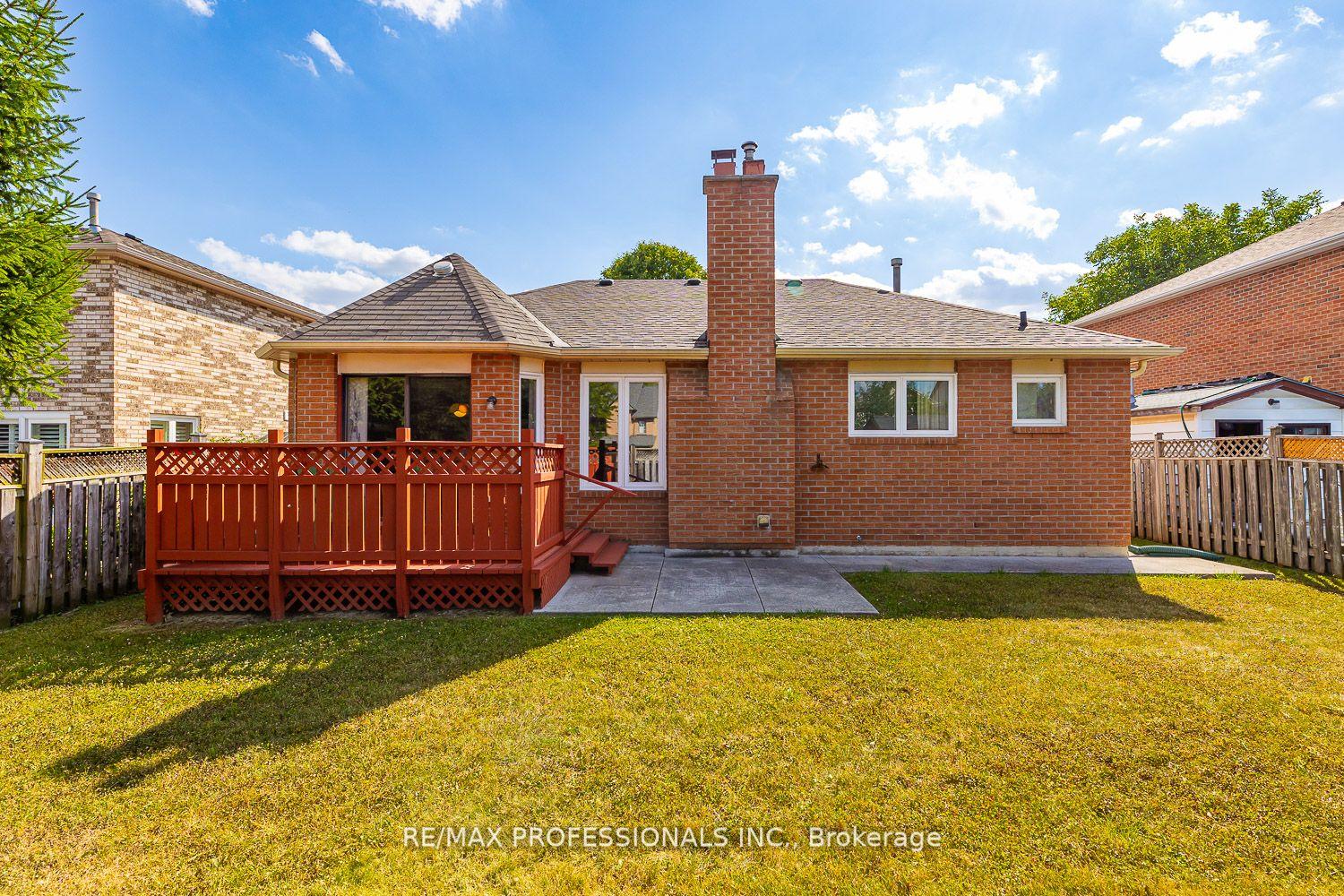 Photo 12 of 41 McCabe Crescent, Caledon, Bolton North — HOMEH