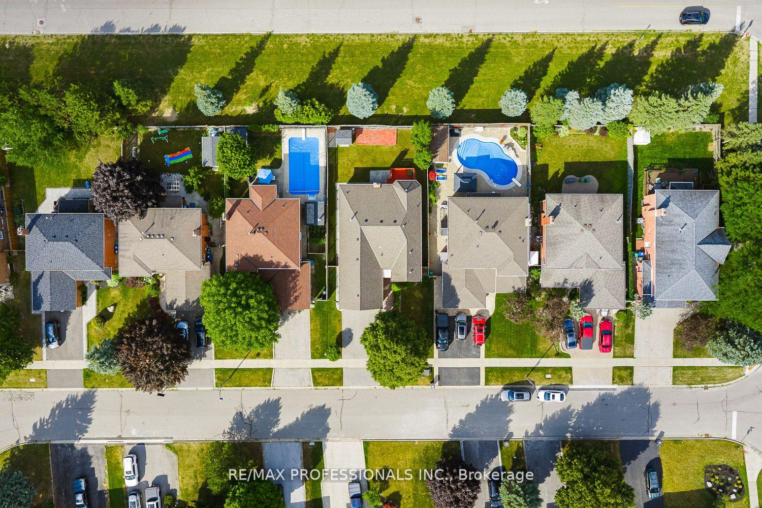 Photo 29 of 41 McCabe Crescent, Caledon, Bolton North — HOMEH