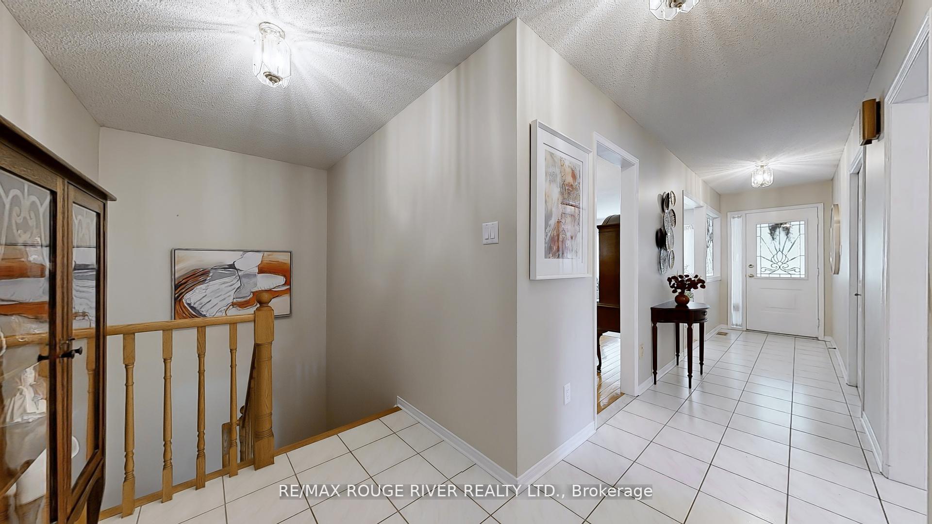 Photo 7 of 1009 Maury Crescent, Pickering, Liverpool — HOMEH