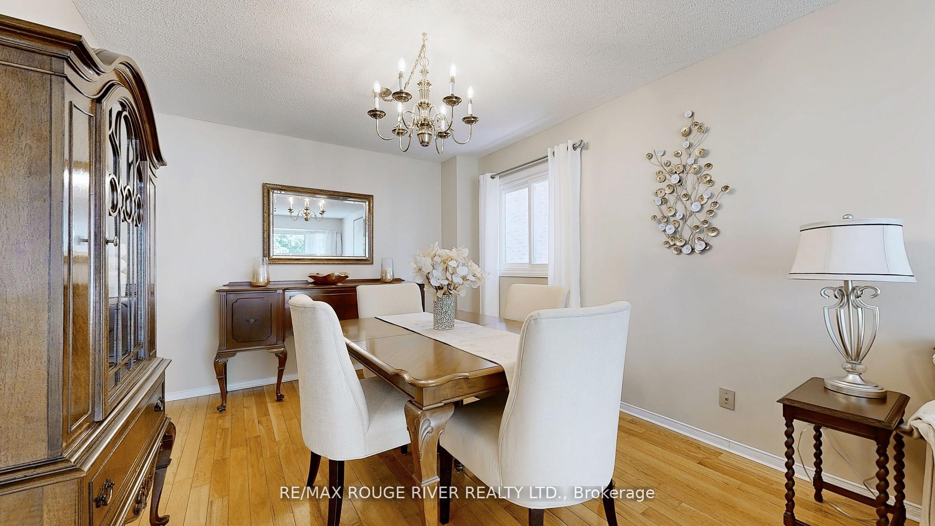 Photo 6 of 1009 Maury Crescent, Pickering, Liverpool — HOMEH