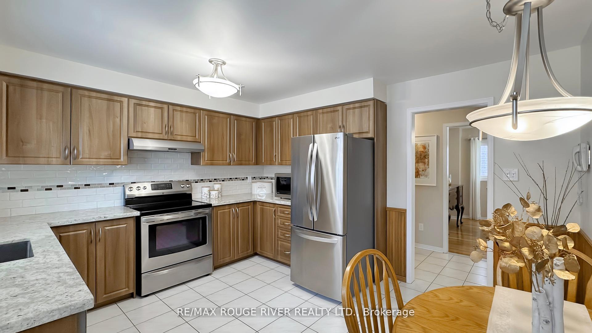 Photo 18 of 1009 Maury Crescent, Pickering, Liverpool — HOMEH