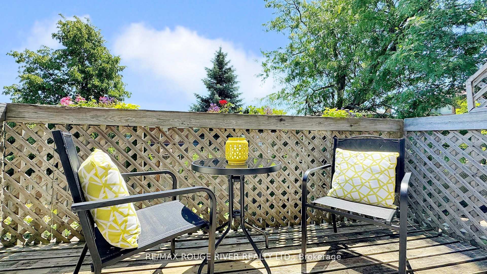 Photo 12 of 1009 Maury Crescent, Pickering, Liverpool — HOMEH