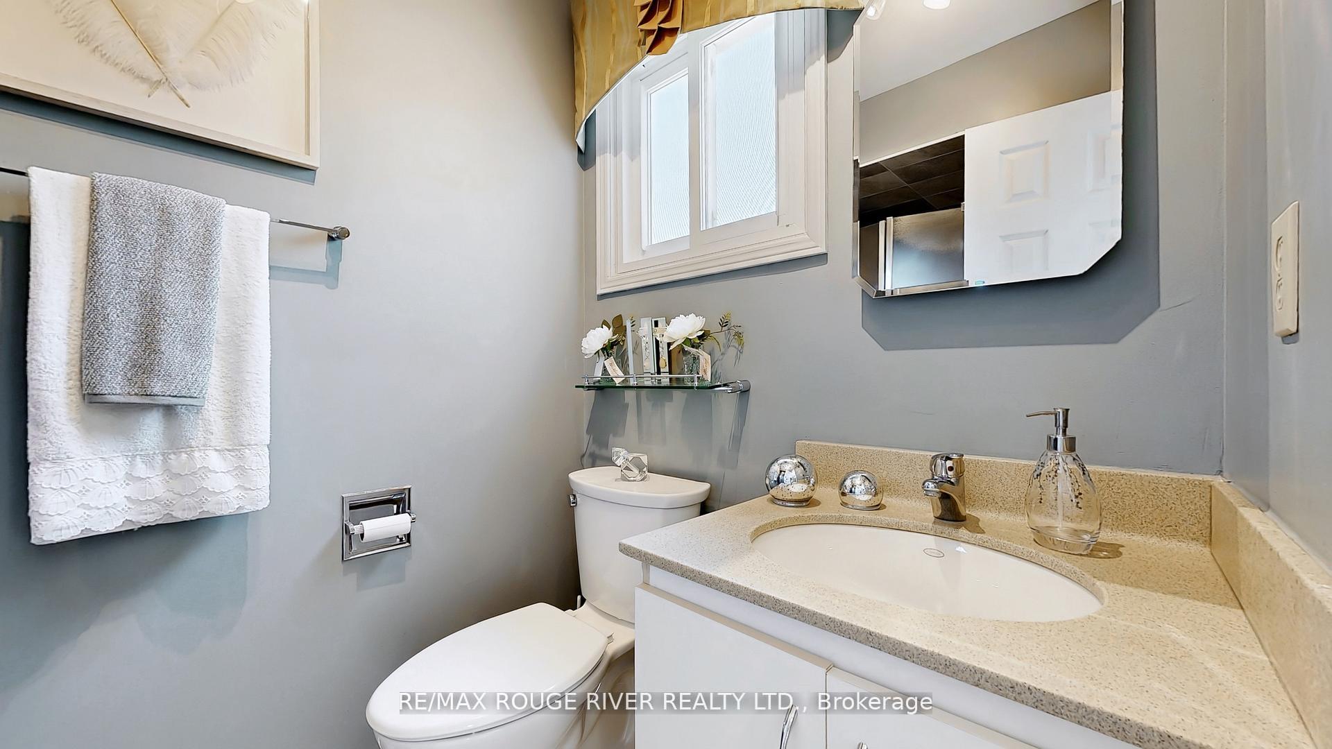 Photo 19 of 1009 Maury Crescent, Pickering, Liverpool — HOMEH