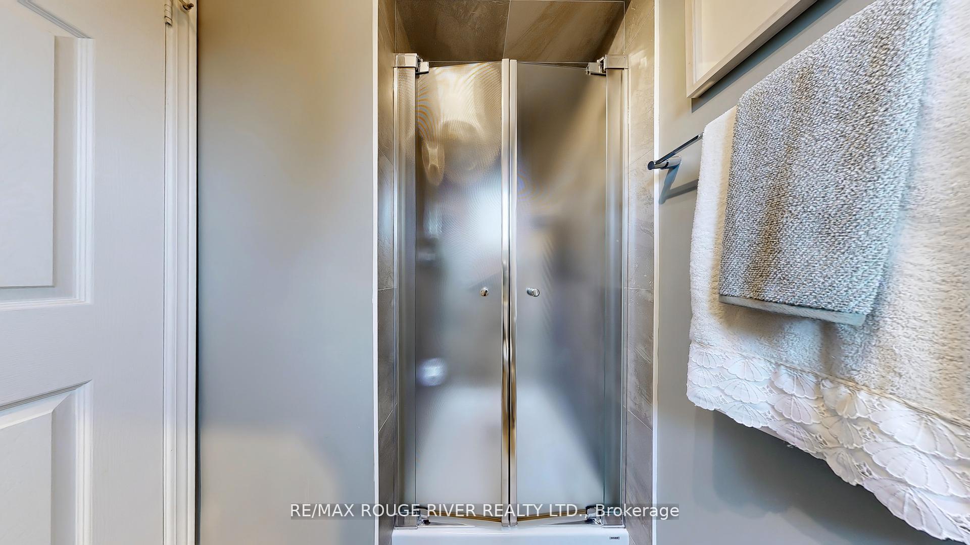 Photo 15 of 1009 Maury Crescent, Pickering, Liverpool — HOMEH