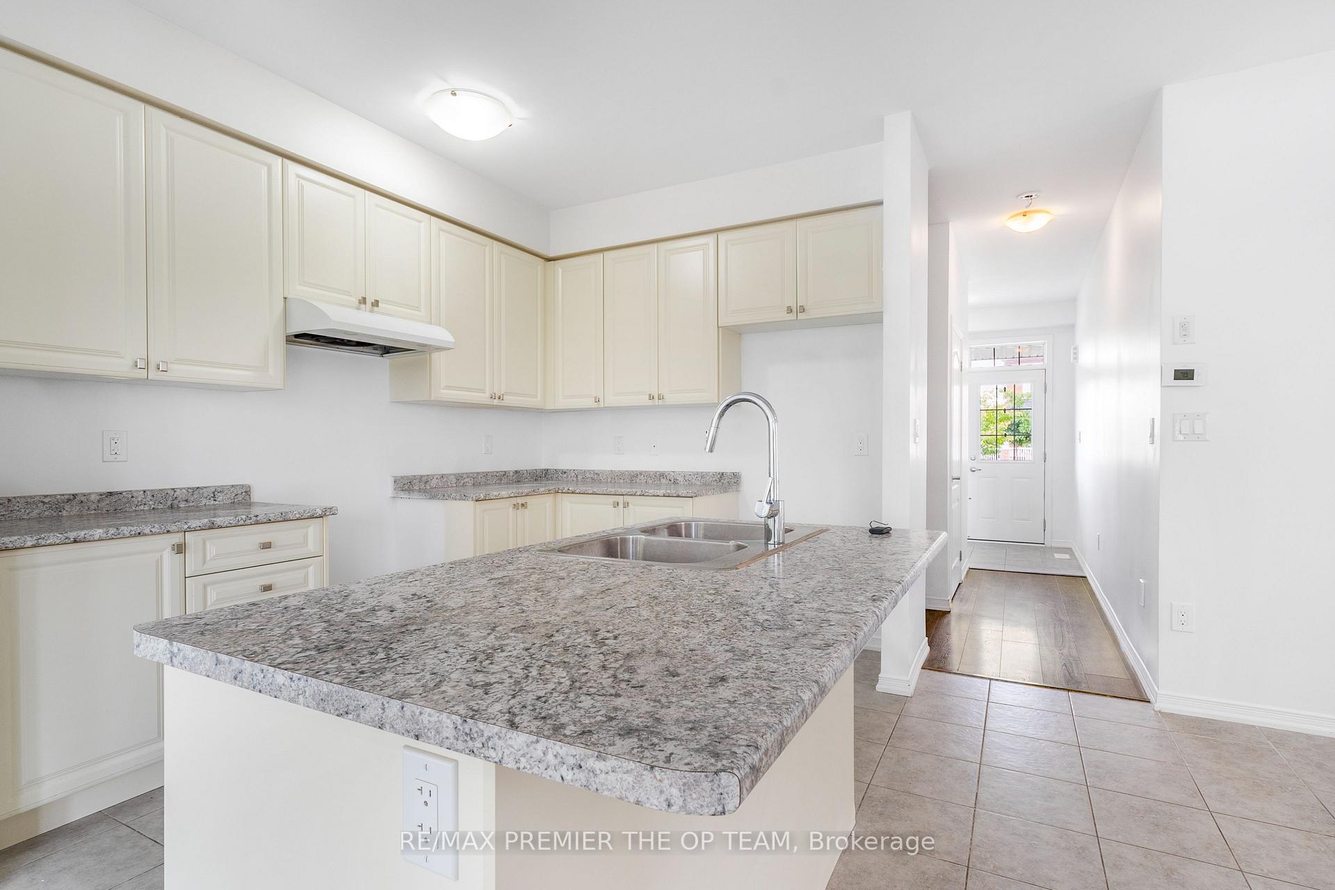 Photo 19 of 220 Esther Crescent, Thorold, Hurricane/Merrittville — HOMEH