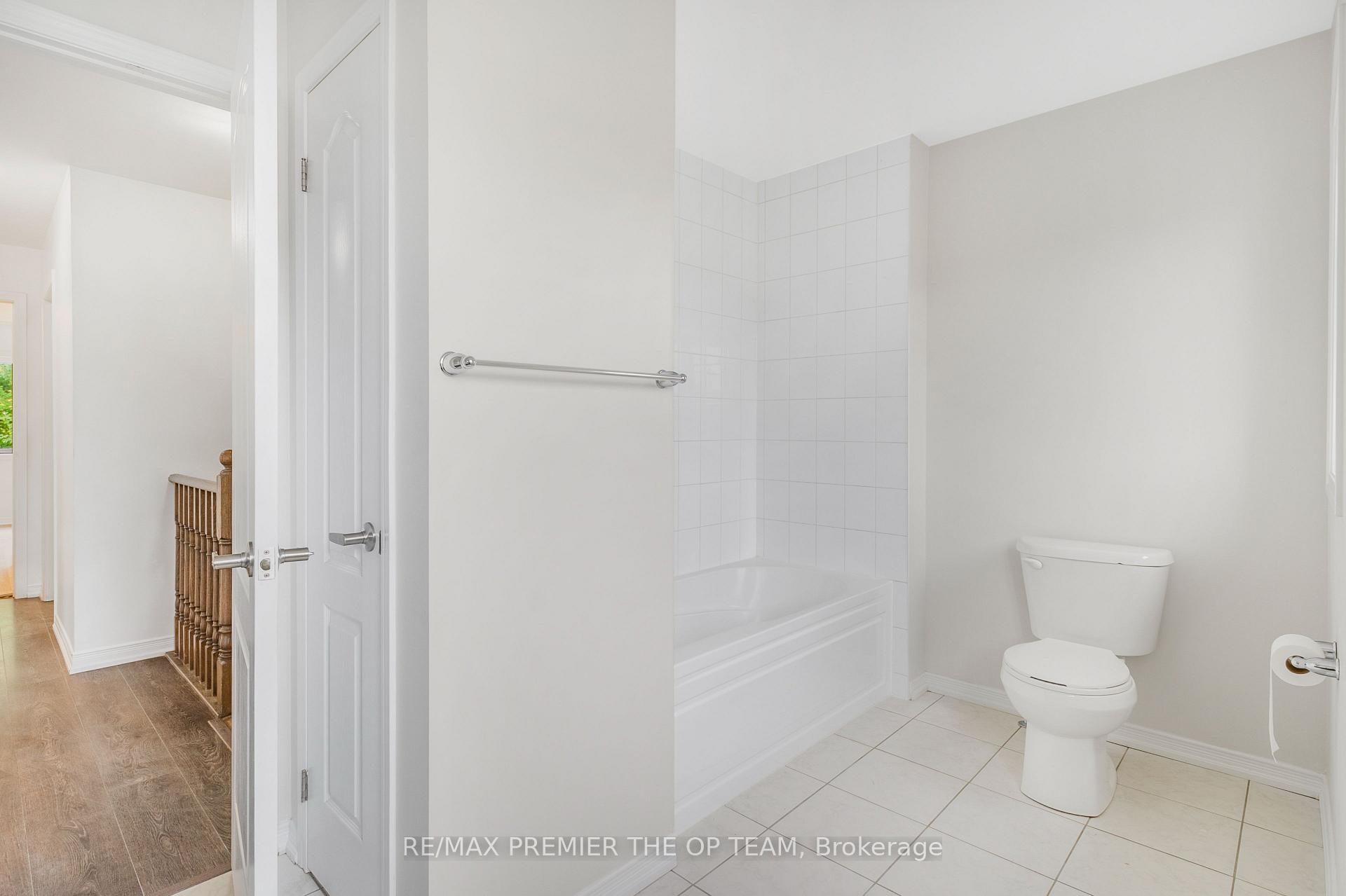 Photo 12 of 220 Esther Crescent, Thorold, Hurricane/Merrittville — HOMEH