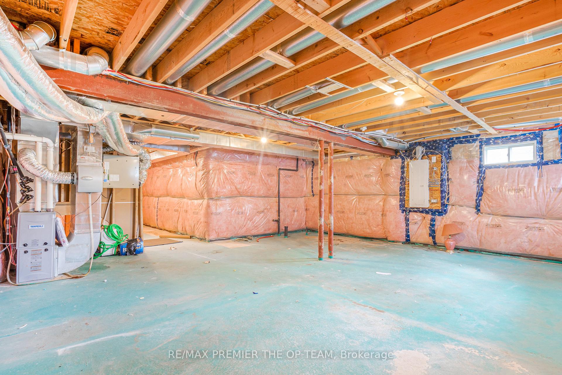 Photo 28 of 220 Esther Crescent, Thorold, Hurricane/Merrittville — HOMEH
