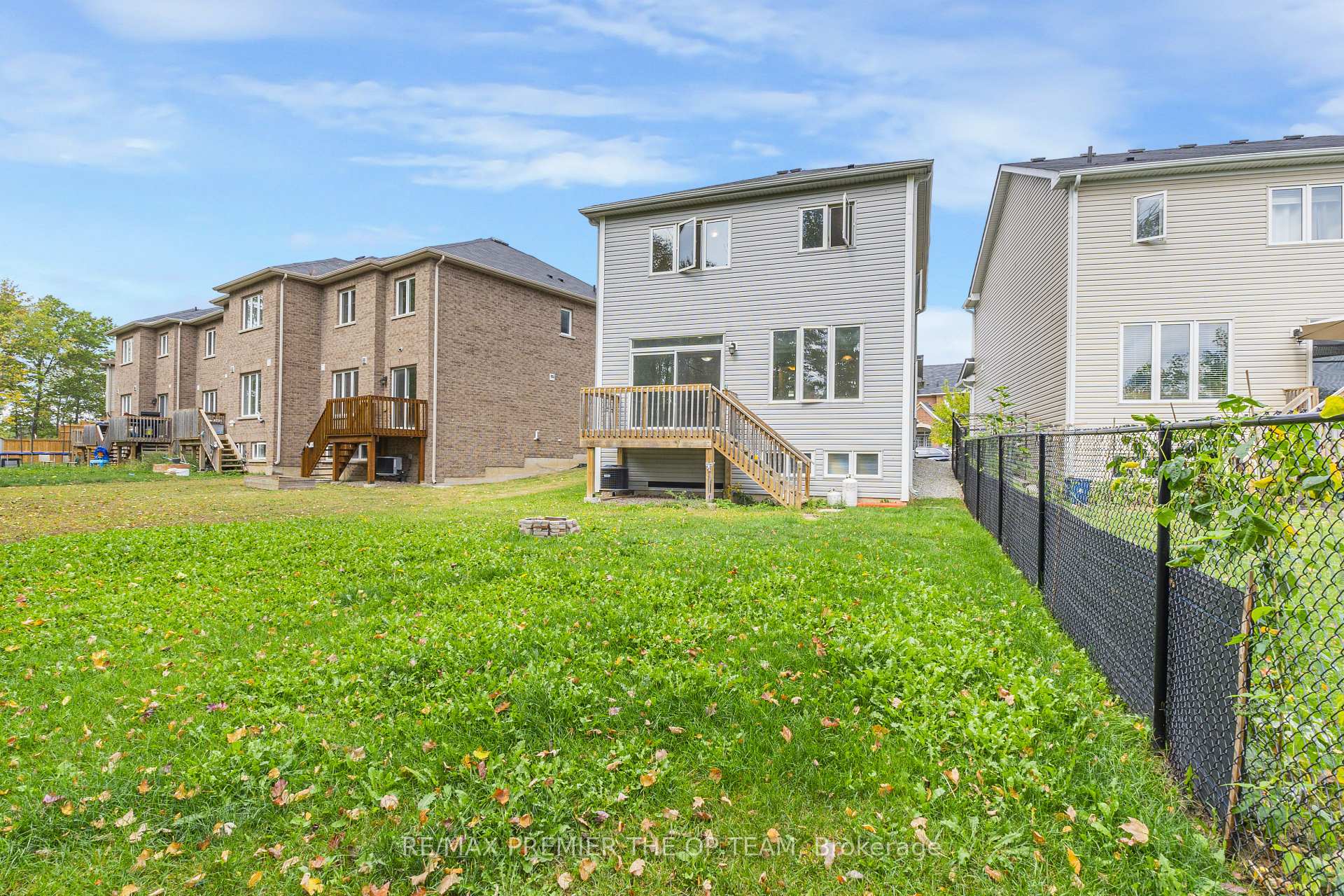 Photo 30 of 220 Esther Crescent, Thorold, Hurricane/Merrittville — HOMEH