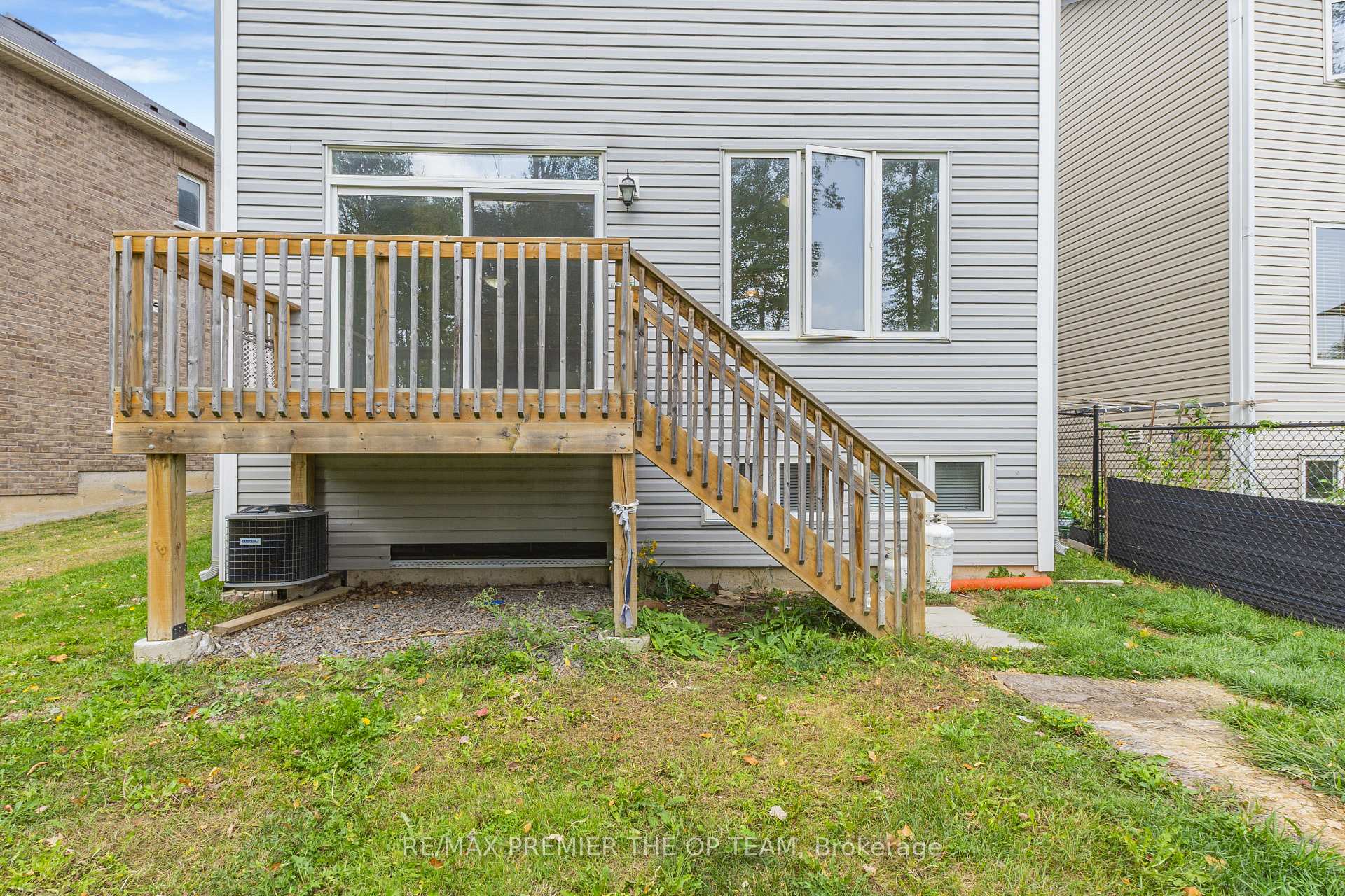 Photo 29 of 220 Esther Crescent, Thorold, Hurricane/Merrittville — HOMEH