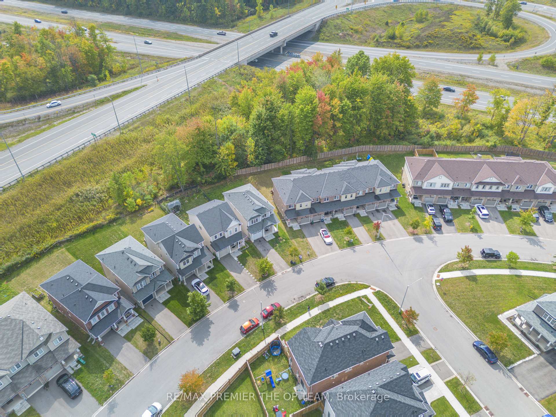Photo 35 of 220 Esther Crescent, Thorold, Hurricane/Merrittville — HOMEH