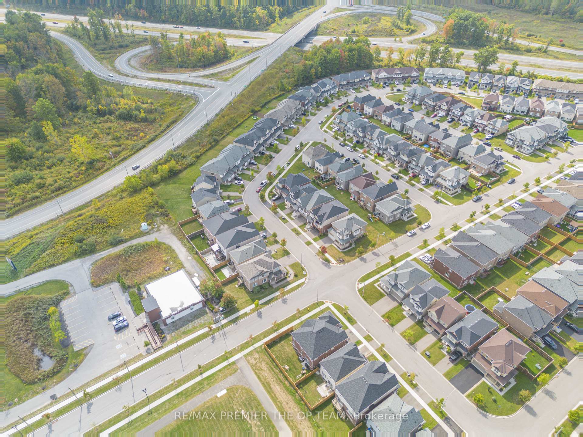 Photo 33 of 220 Esther Crescent, Thorold, Hurricane/Merrittville — HOMEH