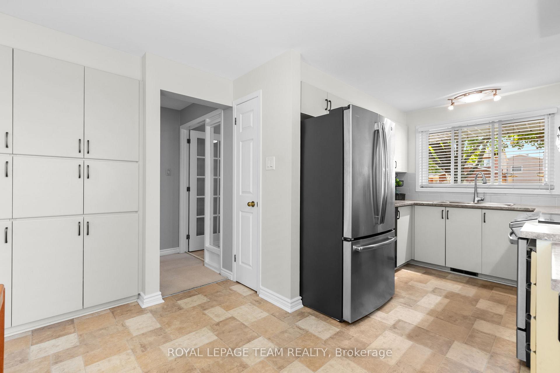 Photo 10 of 24 Hyannis Avenue, Ottawa, Barrhaven - Cedargrove/Fraserdale — HOMEH