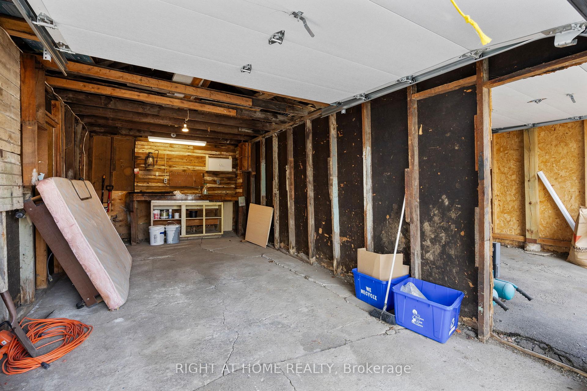 Photo 13 of 564 Taylor Avenue SW, Oshawa, Donevan — HOMEH