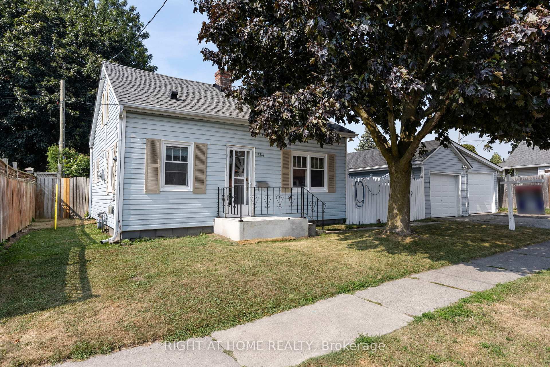 Photo 1 of 564 Taylor Avenue SW, Oshawa, Donevan — HOMEH