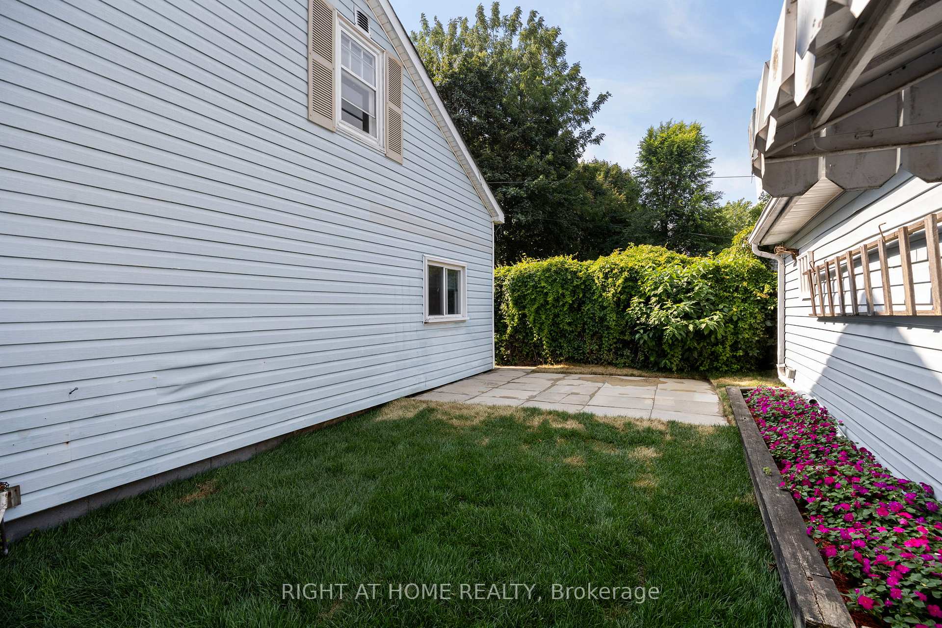 Photo 8 of 564 Taylor Avenue SW, Oshawa, Donevan — HOMEH