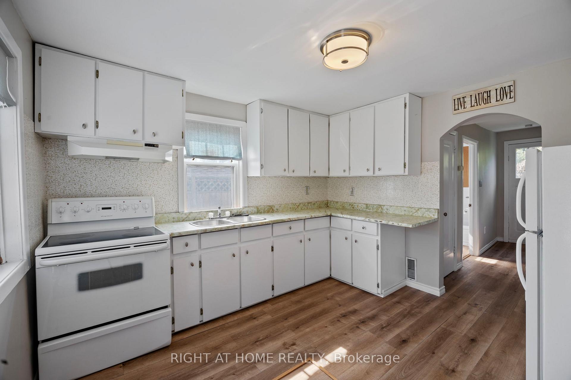 Photo 9 of 564 Taylor Avenue SW, Oshawa, Donevan — HOMEH