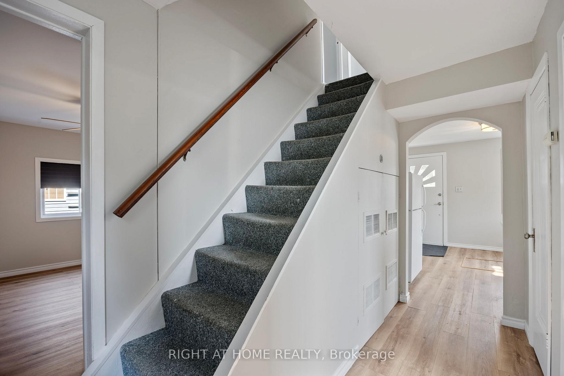 Photo 11 of 564 Taylor Avenue SW, Oshawa, Donevan — HOMEH