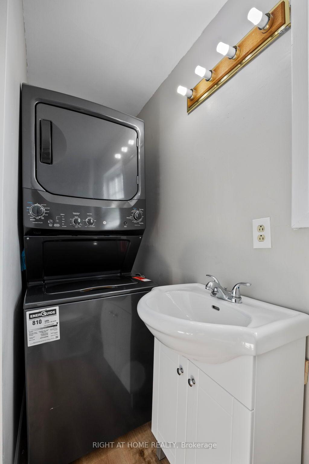 Photo 4 of 564 Taylor Avenue SW, Oshawa, Donevan — HOMEH