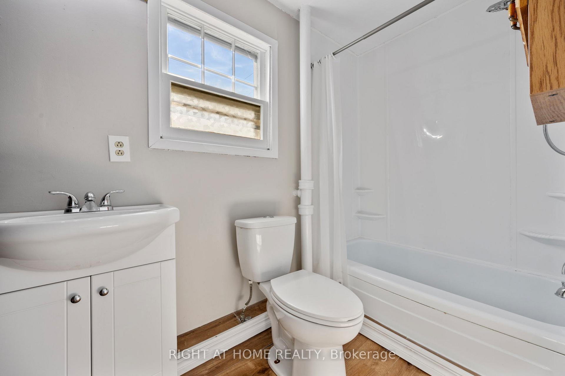 Photo 21 of 564 Taylor Avenue SW, Oshawa, Donevan — HOMEH