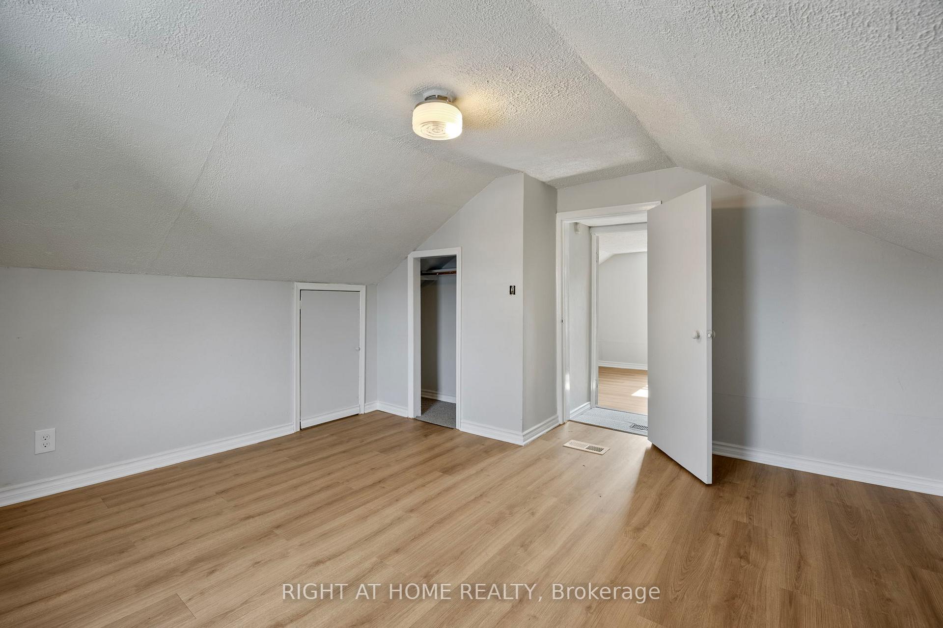 Photo 16 of 564 Taylor Avenue SW, Oshawa, Donevan — HOMEH