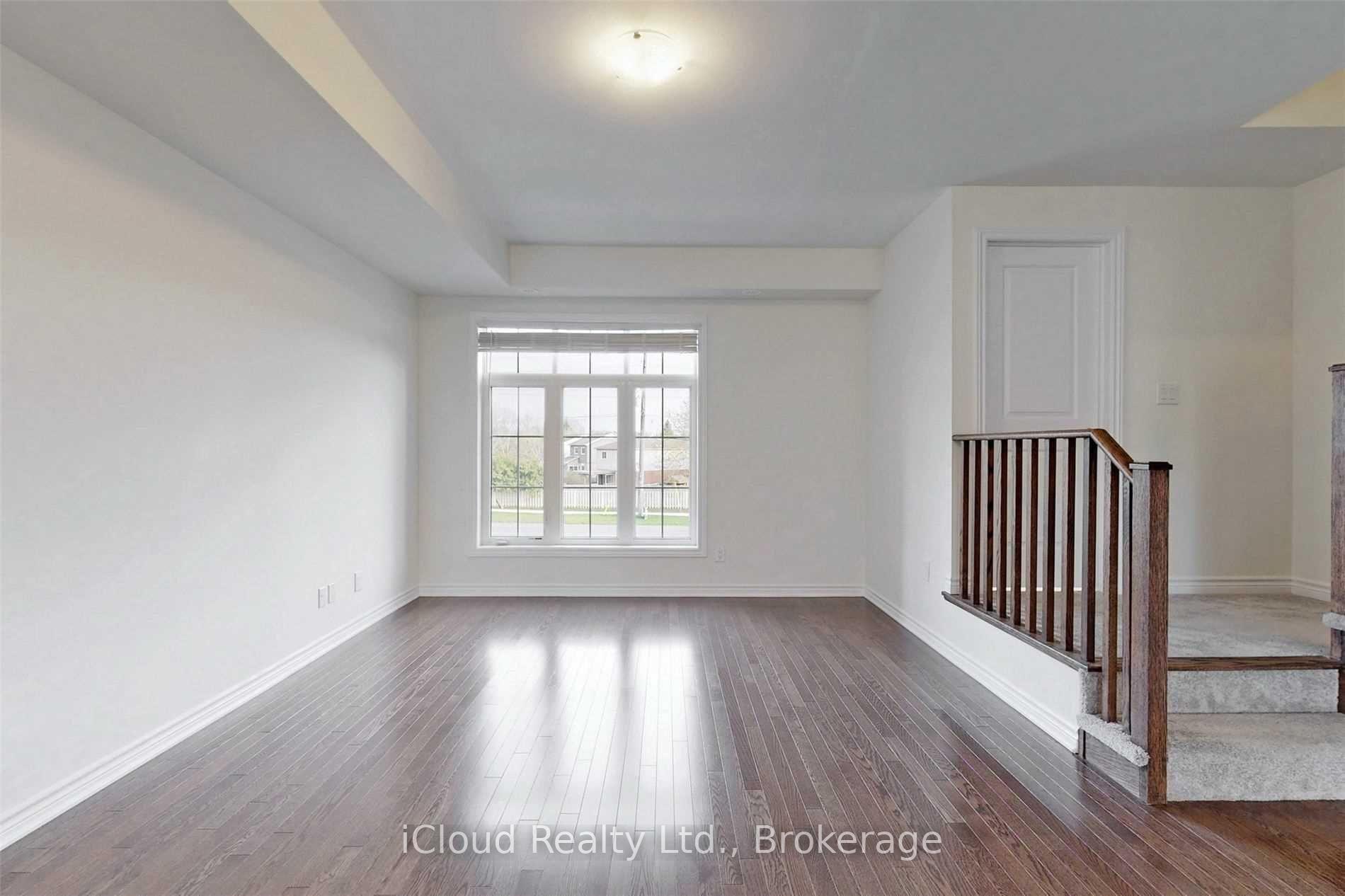 Photo 4 of 11 Porcelain Way, Whitby, Rolling Acres — HOMEH