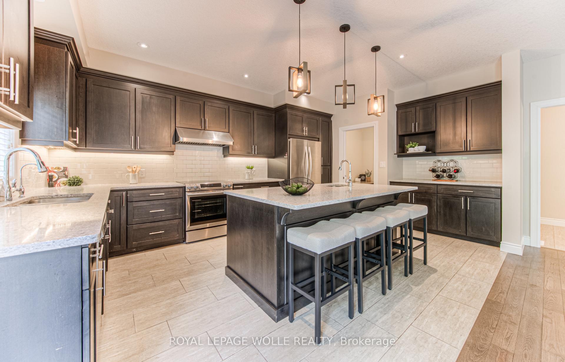 Photo 9 of 170 Eaglecrest Street, Kitchener, Bridgeport — HOMEH