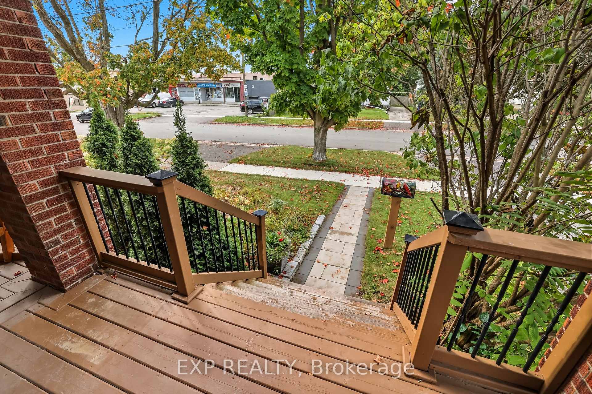Photo 11 of 695 Hortop Street, Oshawa, Centennial — HOMEH