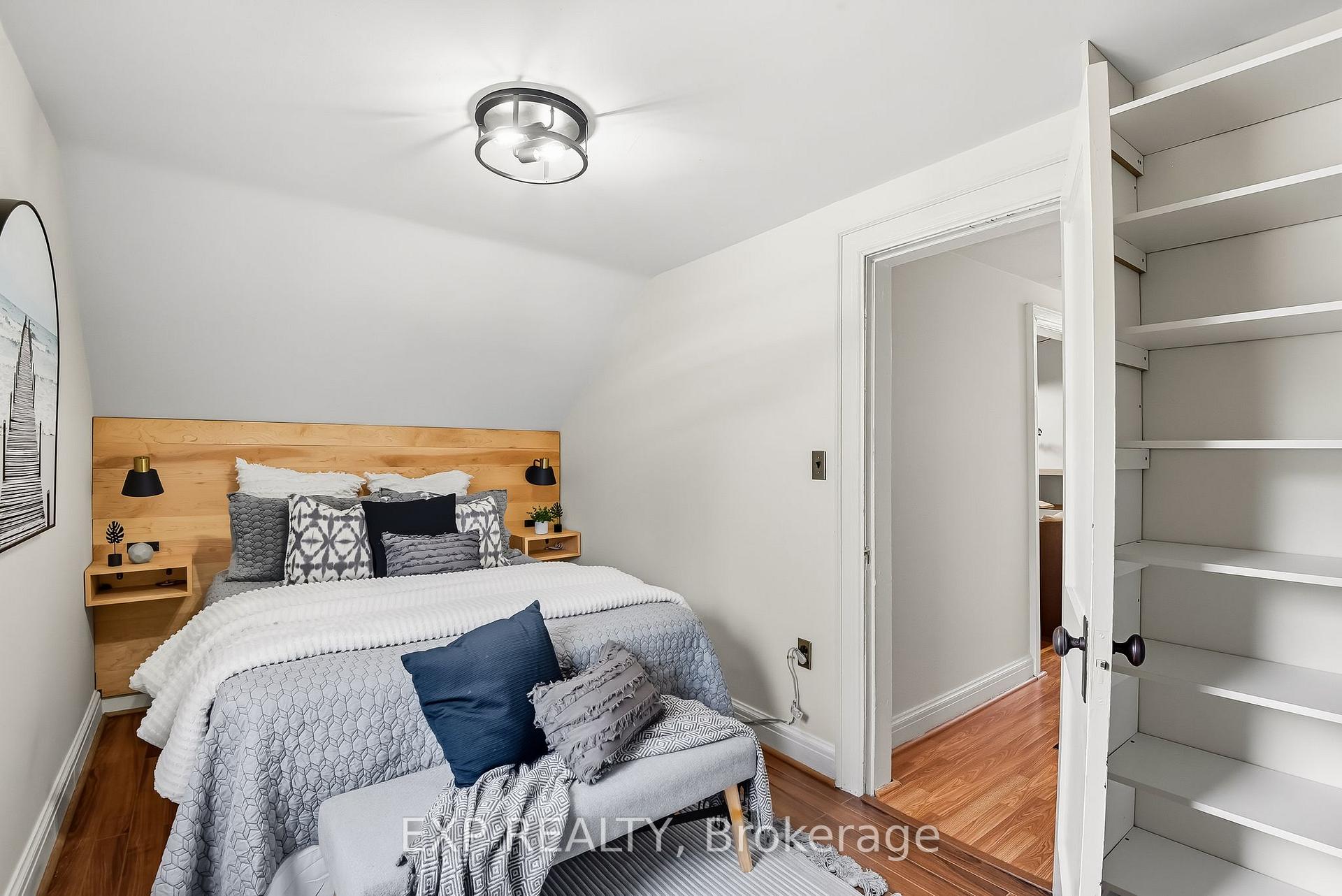 Photo 35 of 695 Hortop Street, Oshawa, Centennial — HOMEH