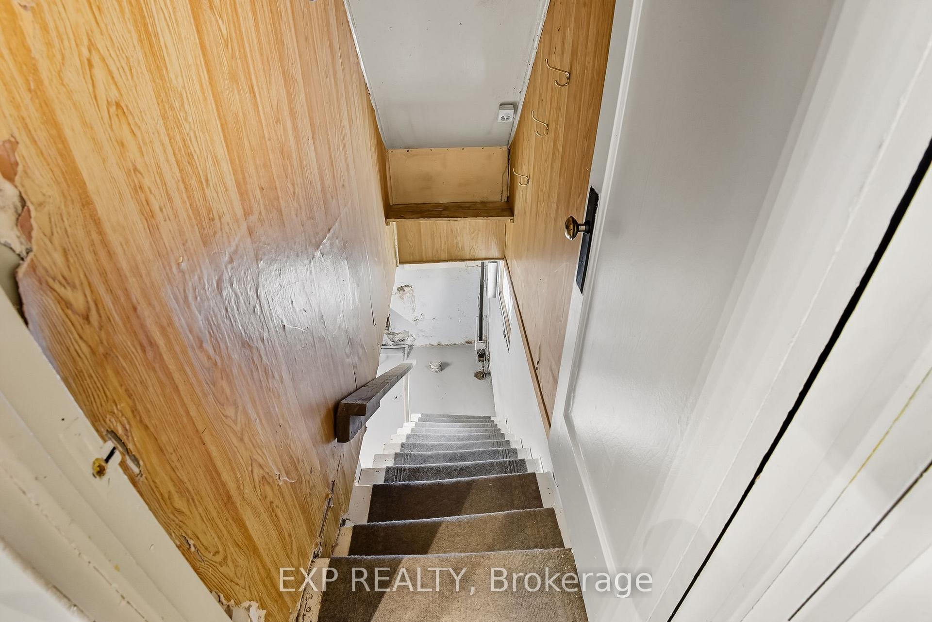 Photo 17 of 695 Hortop Street, Oshawa, Centennial — HOMEH